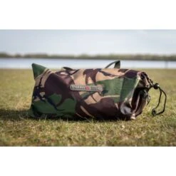 Trakker Tempest X 100 DPM Magnetic Insect Panel Aquatexx Ev -Buiten Kamperen 20220412 DSC08187 550x550w