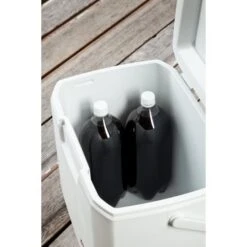 Coleman 28QT Xtreme Marine Cooler 29 Coleman 28QT Xtreme Marine Cooler -Buiten Kamperen 28QT Xtreme Marine Cooler 3000005138 Lifestyle 203 550x550h
