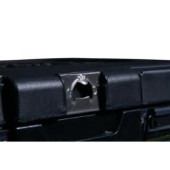 RidgeMonkey CoolaBox Compact 12 29 RidgeMonkey CoolaBox Compact 12 -Buiten Kamperen Bottle20Opener20Detail 550x550w