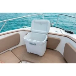 Coleman 28QT Xtreme Marine Cooler 35 Coleman 28QT Xtreme Marine Cooler -Buiten Kamperen COOLER20XTREME20MARINE2028QT20PERSONAL20200003739820Lifestyle205 550x550w