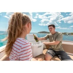 Coleman 28QT Xtreme Marine Cooler 38 Coleman 28QT Xtreme Marine Cooler -Buiten Kamperen COOLER20XTREME20MARINE2028QT20PERSONAL20200003739820Lifestyle208 550x550w