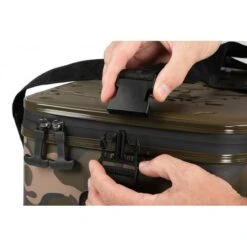 Fox Aquos Camolite Cool Bag 15L -Buiten Kamperen cev025 aquos camolite coolbag 20l strap buckle detail 550x550w