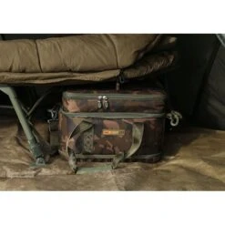 Fox Camolite Low Level Coolbag -Buiten Kamperen low level coolbag under bed 550x550w